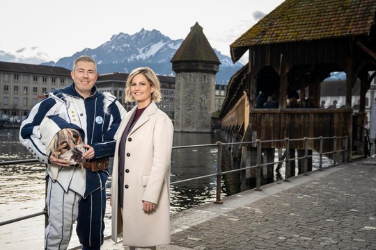 Bild von Güdismäntig-Umzug live mit Fabienne Bamert und Sämi Deubelbeiss