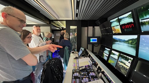 Bild von Lucerne Regatta: SRG Luzern zu Besuch im SRF Regiewagen