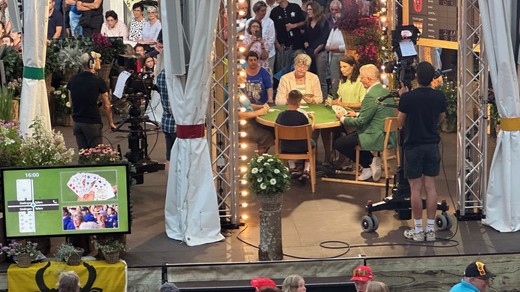 Bild von SRG-Mitglieder erleben einen unvergesslichen Sommerabend am «Donnschtig-Jass» in Sarnen