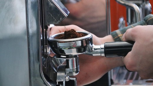 Bild von Kaffee und Begegnungen mit der SRG Obwalden am «Miär machid Platz 2025»