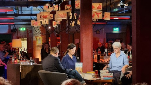 Bild von Ein Abend der Literatur mit der SRG Schwyz: Kreative Köpfe und Buchempfehlungen im Papiersaal Zürich