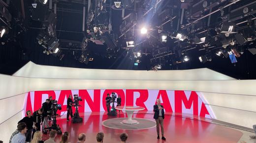 Bild von Mitglieder der SRG Nidwalden zu Gast beim «Sportpanorama» im SRF-Studio in Zürich