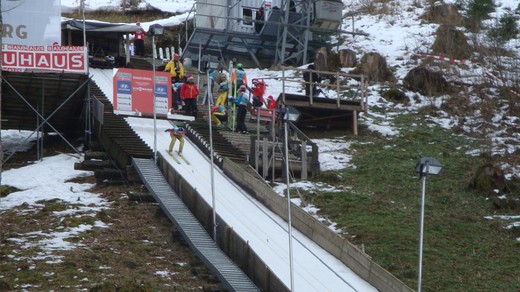 Bild von Fotogalerie SRG Mitglieder beim Skispringen Engelberg